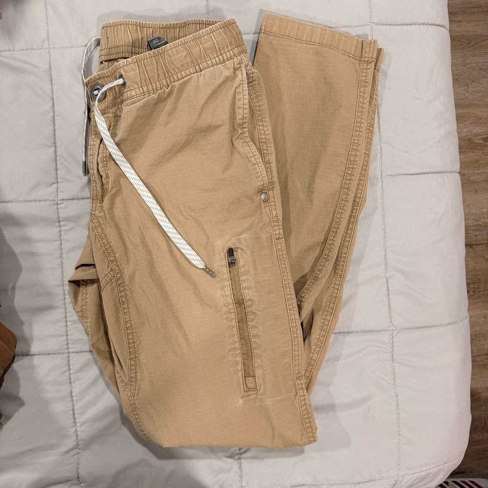Vuori Men's Tan Cargo Pants